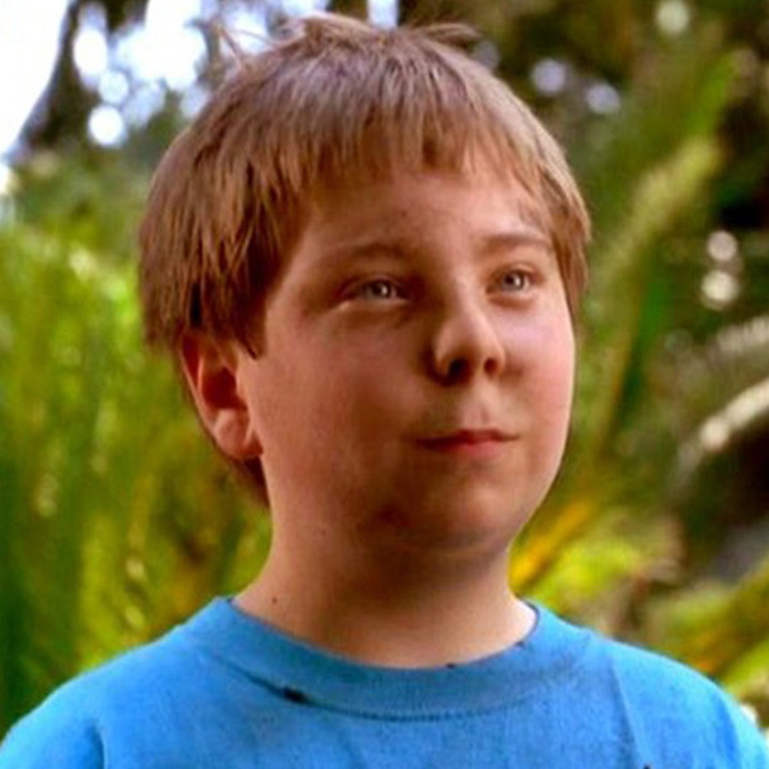 Beans From Even Stevens Is Working As Santa S Helper At A Mall And Fans Are Loving It E Online Au